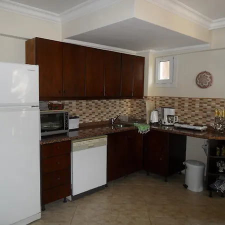 Kuecuek Cakil * Kas